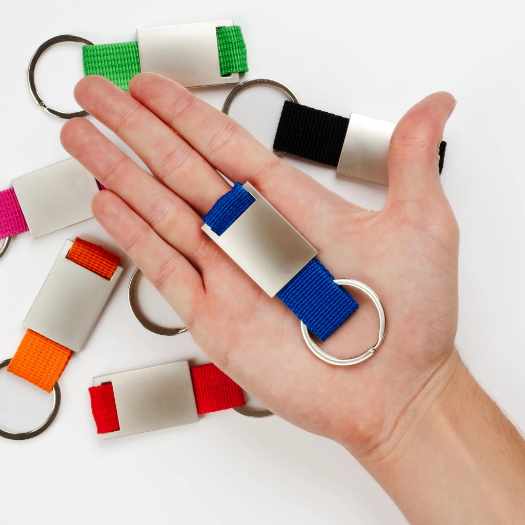 Llaveros personalizados de metal grabado - Vista 3